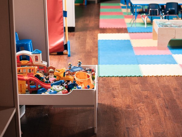 Astuces pour ranger les jouets dans une grande maison