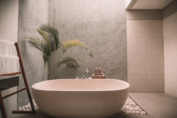 Comment rénover une grande salle de bain ?